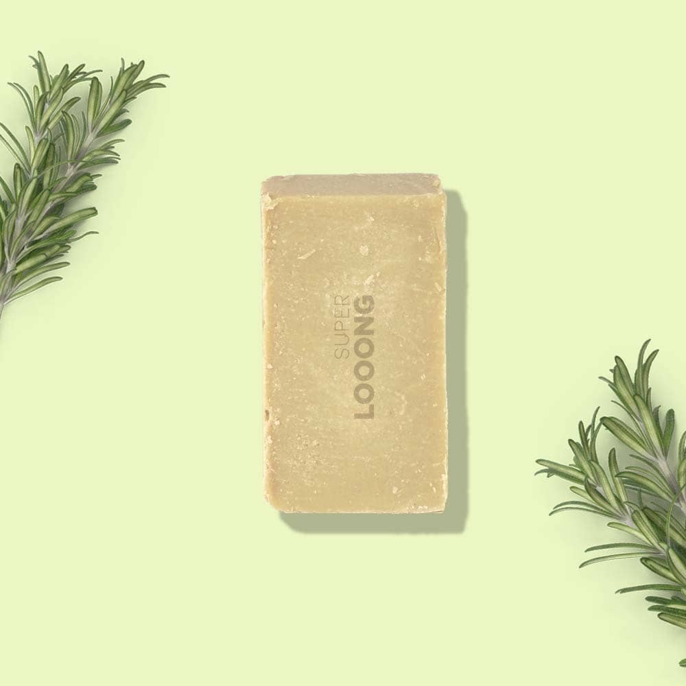 Savon ultra pouss de la gamme Superlooong avec fond vert avec romarin